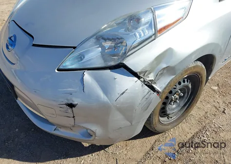 2015 Nissan Leaf S z USA, uszkodzony, nr VIN 1N4AZ0CP8FC332414